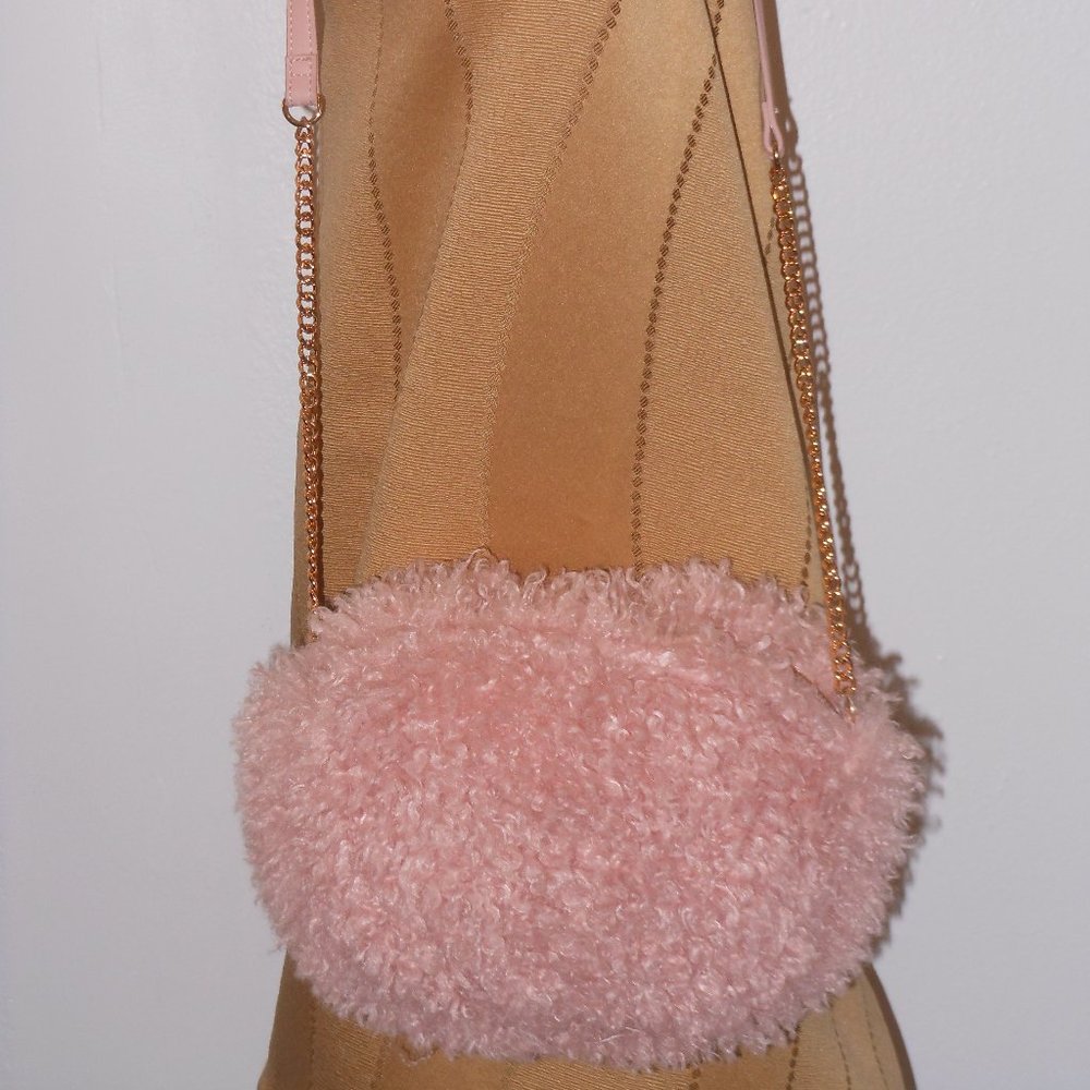 FOREVER 21 PINK FAUX FUR CROSSBODY SHOULDER BAG